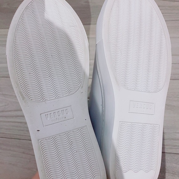 Versace Versus Lion hightop sneakers - Picture 3 of 4